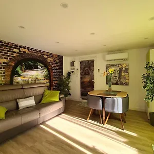 Splendid Studio With Ac And Terrace - Dodo Et Tartine Peypin